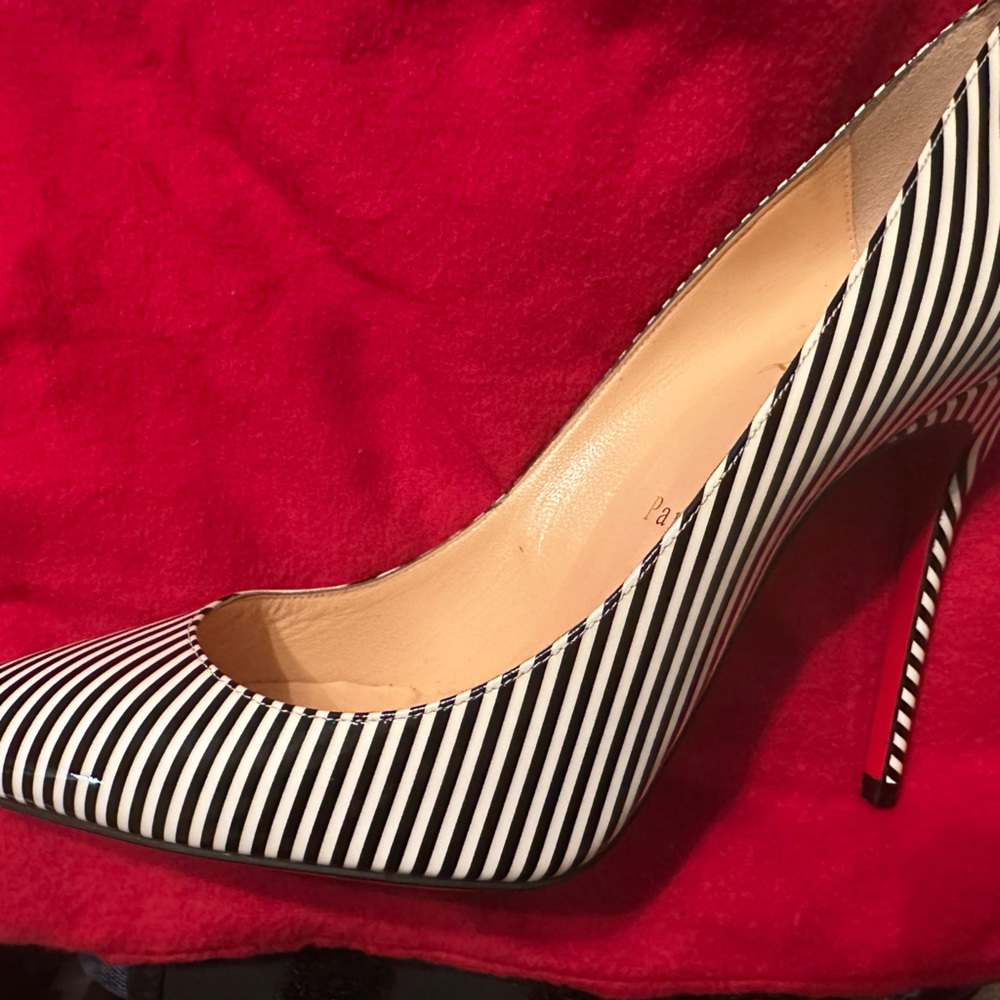 ❌SOLD ❌ Christian Louboutin Pigalle Follies 100 Patent Leather B&W Strip